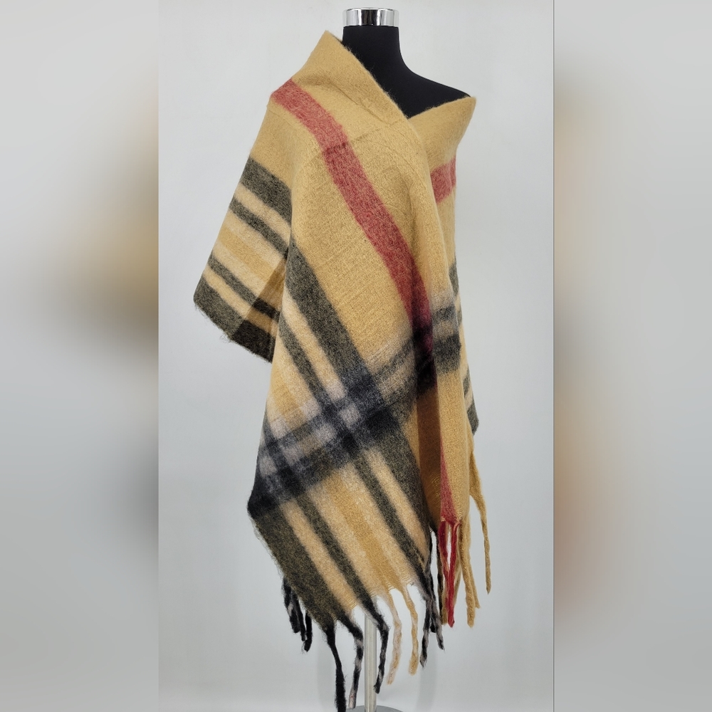 NWT GM Fashion USA Oversized Polyester Plaid Fringed Wrap